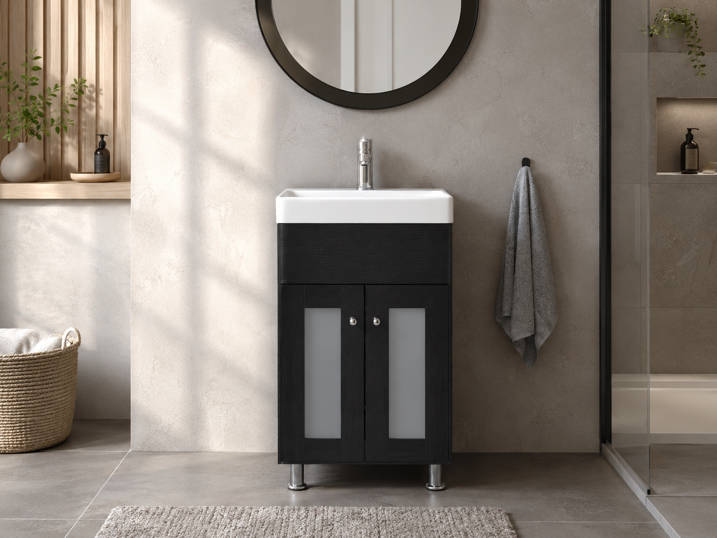 baño moderno con mueble para lavabo, espejo, toallas organizadas, artículos de higiene y decoración neutra.