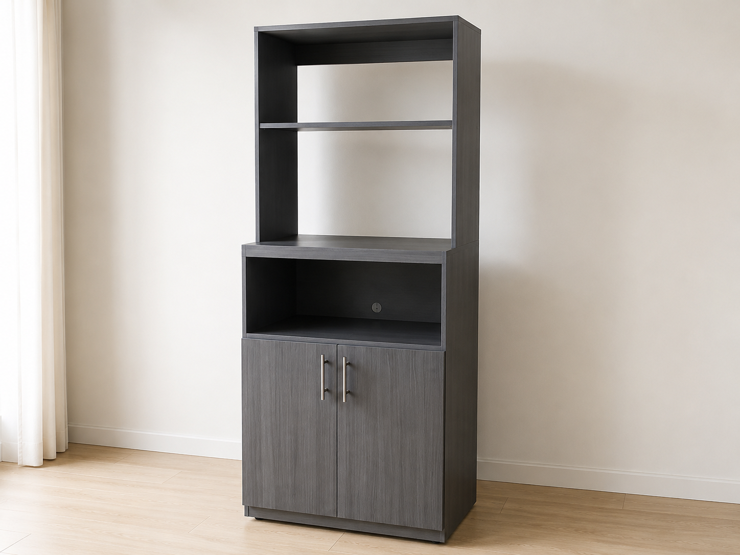 Imagen recomendada: mueble porta microondas dentro de una cocina moderna, con repisas, almacenamiento inferior y electrodoméstico organizado.