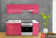 Moderna cocina integral en vibrante color rosa mexicano, diseñada para optimizar el espacio y la funcionalidad. Equipada con tarja doble de acero inoxidable y amplios gabinetes superiores e inferiores para almacenamiento. La cubierta blanca y los elegantes acabados proporcionan un contraste atractivo, convirtiéndola en una opción ideal para añadir estilo y practicidad a cualquier hogar. Incluye un diseño minimalista que complementa perfectamente los interiores contemporáneos.
