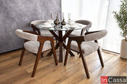 
Destacando por su diseño contemporáneo, el Comedor Redondo Viral en Pinterest FORMENTERA con Mesa de Vidrio combina un elegante color tabaco con sillas tapizadas en suede gris perla. Su mesa redonda de cristal y la original estructura de las sillas crean una composición moderna y equilibrada.