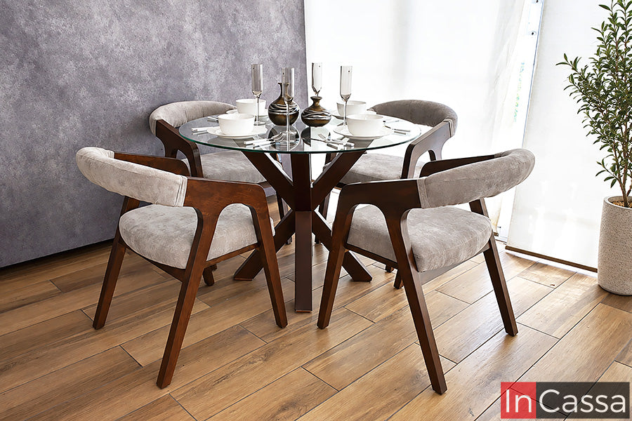 
Destacando por su diseño contemporáneo, el Comedor Redondo Viral en Pinterest FORMENTERA con Mesa de Vidrio combina un elegante color tabaco con sillas tapizadas en suede gris perla. Su mesa redonda de cristal y la original estructura de las sillas crean una composición moderna y equilibrada.