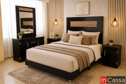 Recámara Modelo ISRAEL en color chocolate, con cabecera de líneas rectas y detalle central tapizado en tela lino estilo Artistas beige, que aporta contraste y personalidad al diseño. El conjunto se complementa con base para cama, burós, cómoda y espejo a juego, conservando una estética moderna y uniforme en toda la recámara.