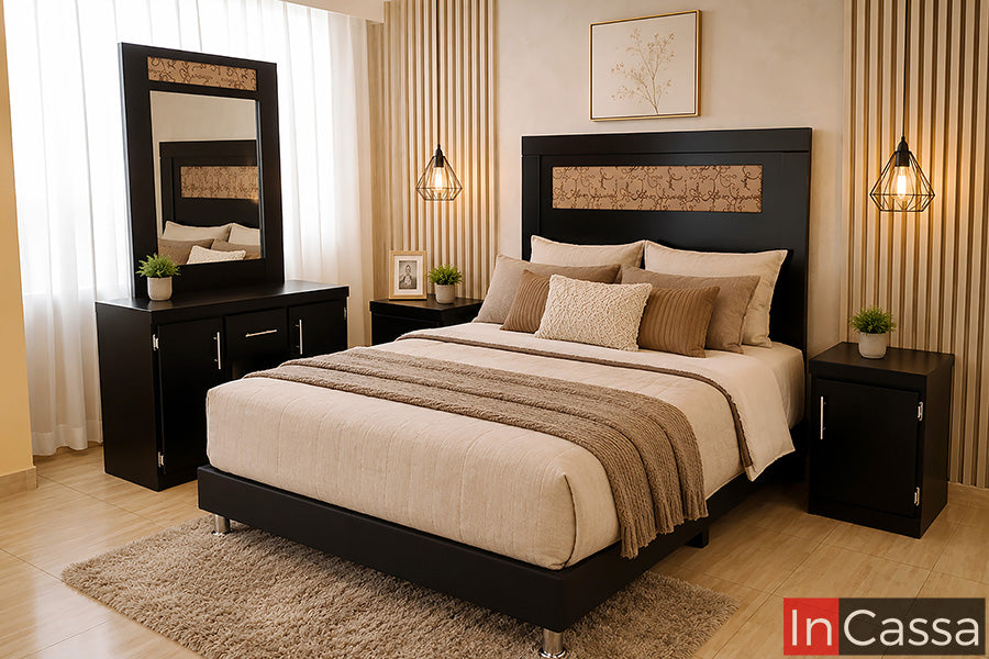 Recámara Modelo ISRAEL en color chocolate, con cabecera de líneas rectas y detalle central tapizado en tela lino estilo Artistas beige, que aporta contraste y personalidad al diseño. El conjunto se complementa con base para cama, burós, cómoda y espejo a juego, conservando una estética moderna y uniforme en toda la recámara.