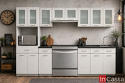 Se observa la Cocina Integral KENIA de 2.40 m para ESTUFA en color blanco con cubierta de formaica en estilo mármol negro, una propuesta que combina amplitud, elegancia y funcionalidad. Sus múltiples gabinetes y vitrinas ofrecen un excelente espacio de almacenamiento para mantener la cocina organizada.