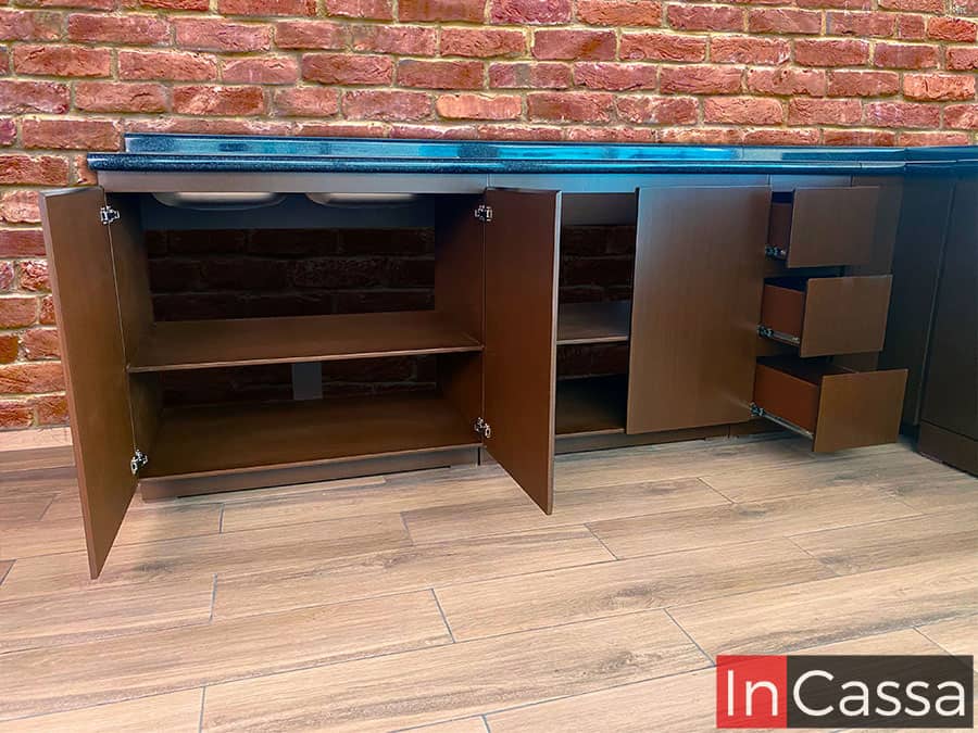 Cocina Integral en ESCUADRA LAOS 3m x 2.40m diseñada para PARRILLA