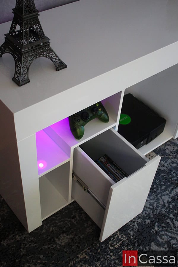 Centro de Entretenimiento con luces de colores Modelo MANÍ