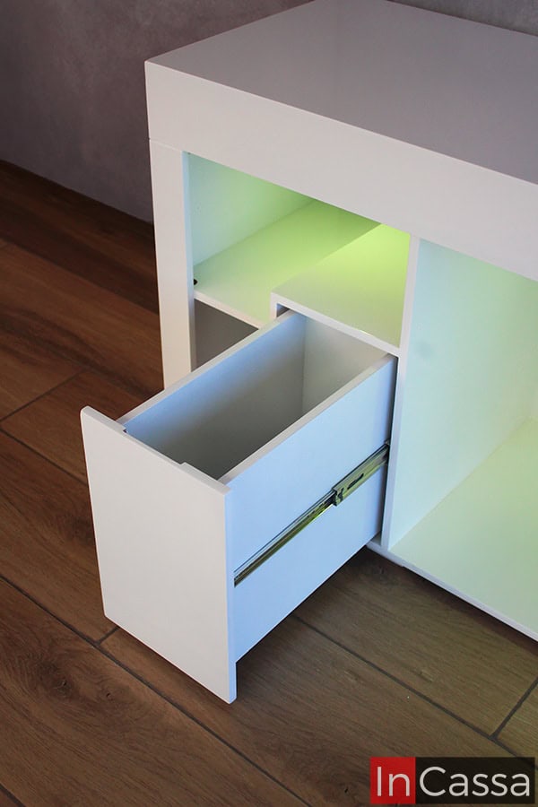 Centro de Entretenimiento con luces de colores Modelo MANÍ