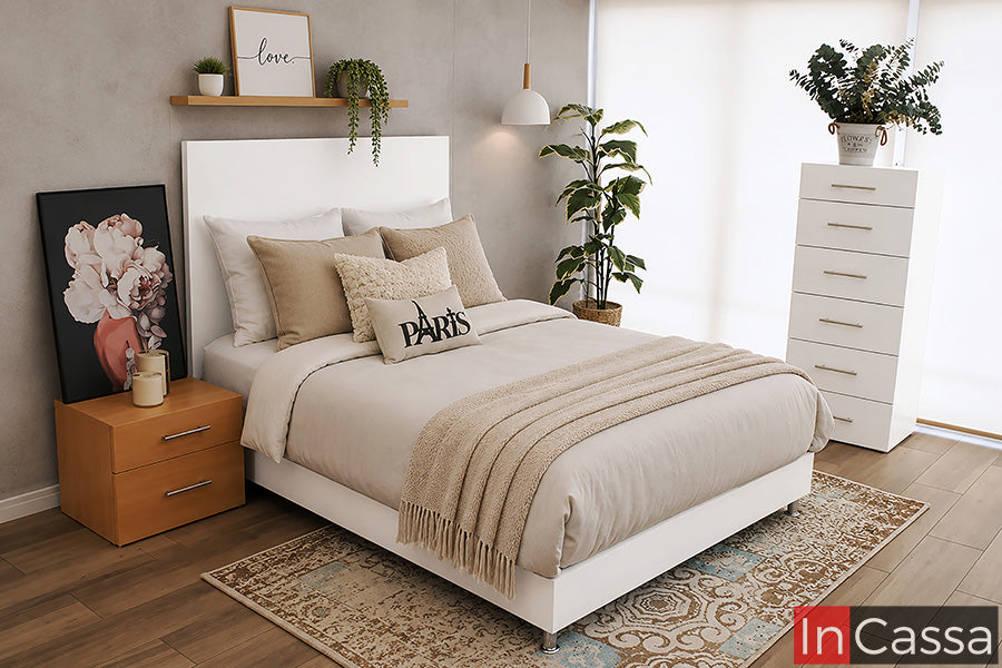 Recámara Modelo PORTUGAL en color blanco, con cabecera y base de diseño minimalista que aportan una apariencia limpia y contemporánea. Los burós en acabado maple claro crean un contraste cálido con el blanco de la recámara, logrando una combinación versátil para dormitorios modernos.