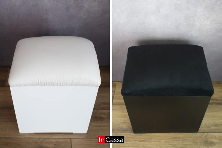La foto presenta los bancos acolchados del Tocador Vanity Santorini en blanco y negro. Se aprecia su diseño minimalista con asiento cómodo y estructura resistente, ideal para complementar la estación de maquillaje.