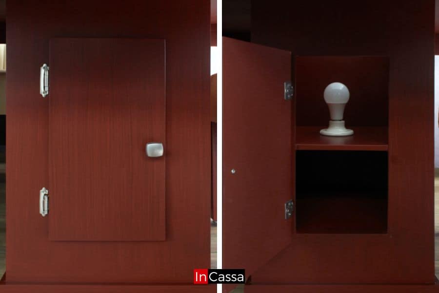 La imagen muestra en primer plano el acabado tabaco del pedestal del comedor Seúl, con una toma cerrada de su puerta cerrada y otra abierta, revelando un compartimento interno con repisa y una luminaria tipo foco. Este sistema interno alimenta la iluminación LED de la cubierta de vidrio esmerilado.