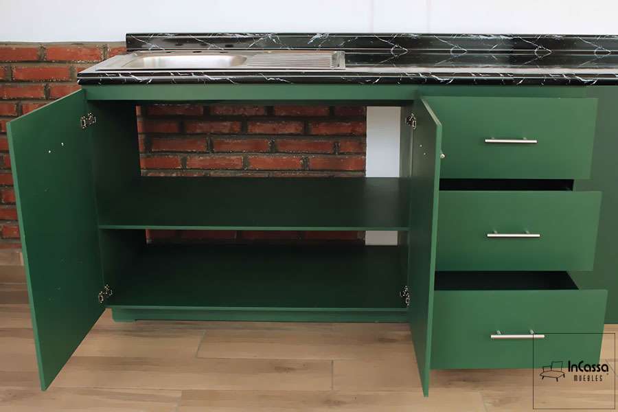 InCassa Muebles Edomex mueblería CDMX Cocina integral SUCEAVA 2.40m diseñada para PARRILLA 6