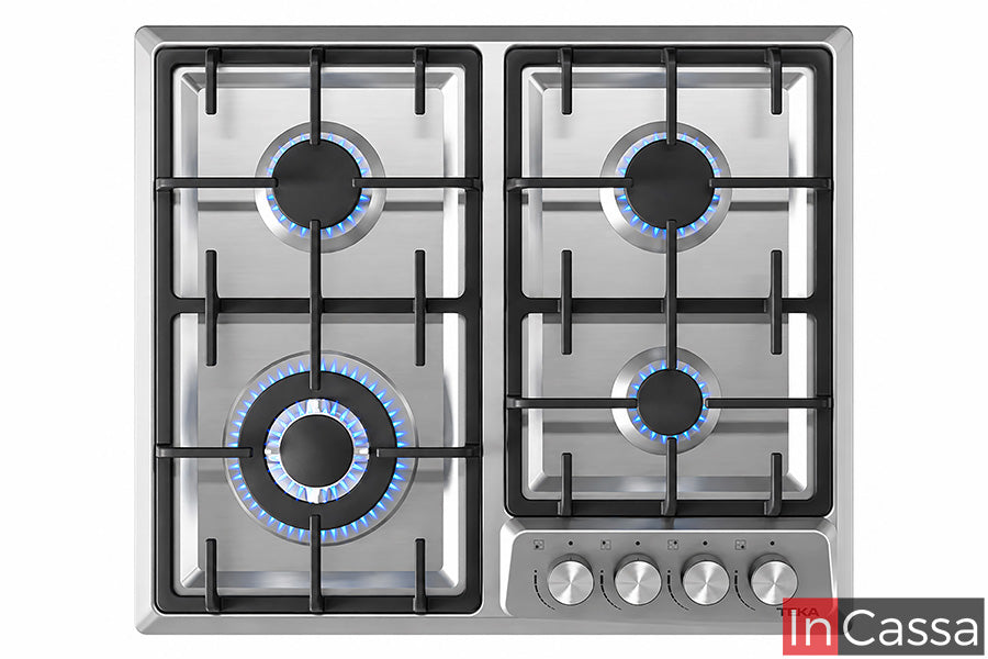 Observada desde arriba, la Parrilla de 4 quemadores marca TEKA modelo 4G AI CI permite distinguir claramente la distribución de sus quemadores sobre la superficie de acero inoxidable. Incluye un quemador de doble flama de mayor tamaño, tres quemadores adicionales, parrillas negras y cuatro perillas de control frontales.