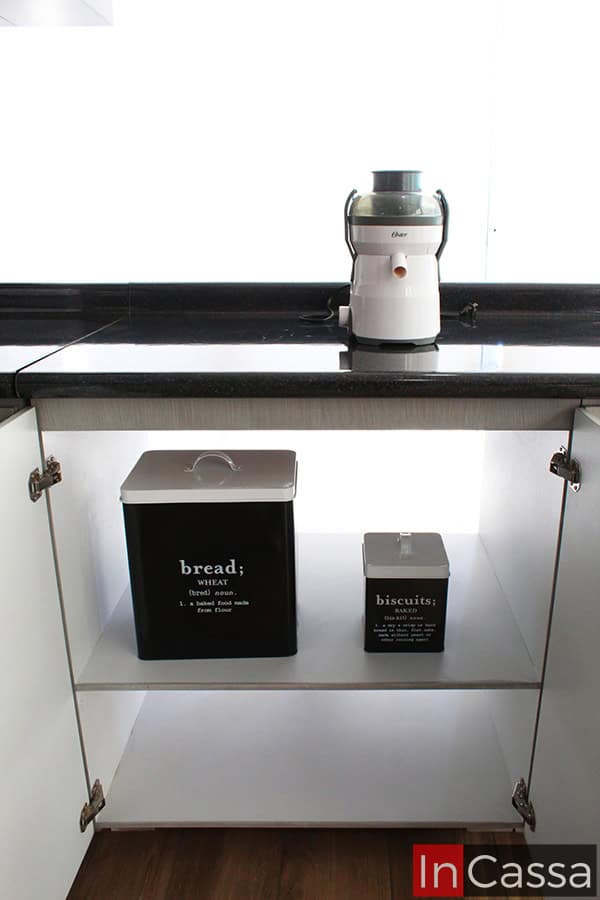 Cocina Integral en ESCUADRA TAILANDIA 3.70m x 2.60m para PARRILLA