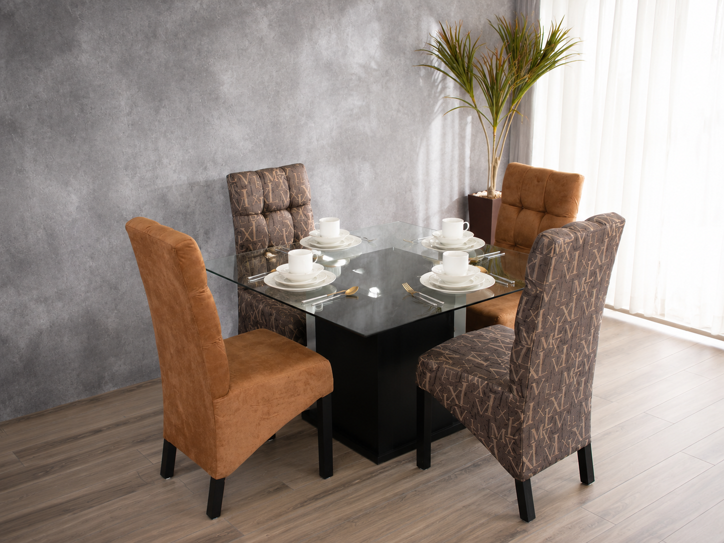 Imagen recomendada: comedor moderno dentro de casa o departamento, con mesa, sillas, decoración elegante y ambiente limpio.