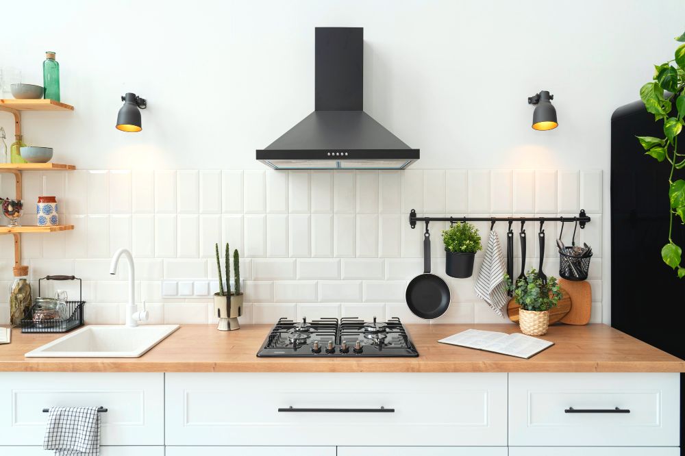 cocina de diseño moderno y funcional en blanco